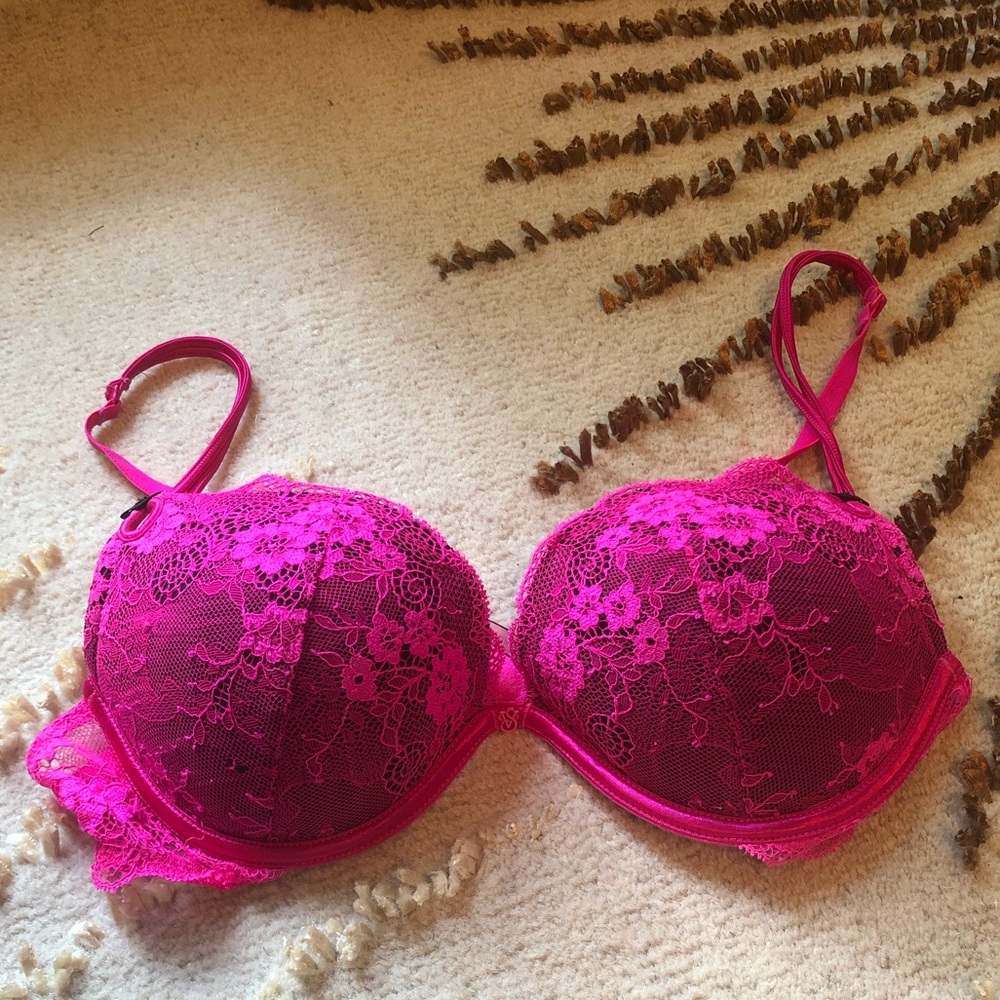 Victoria’s Secret bra 36B